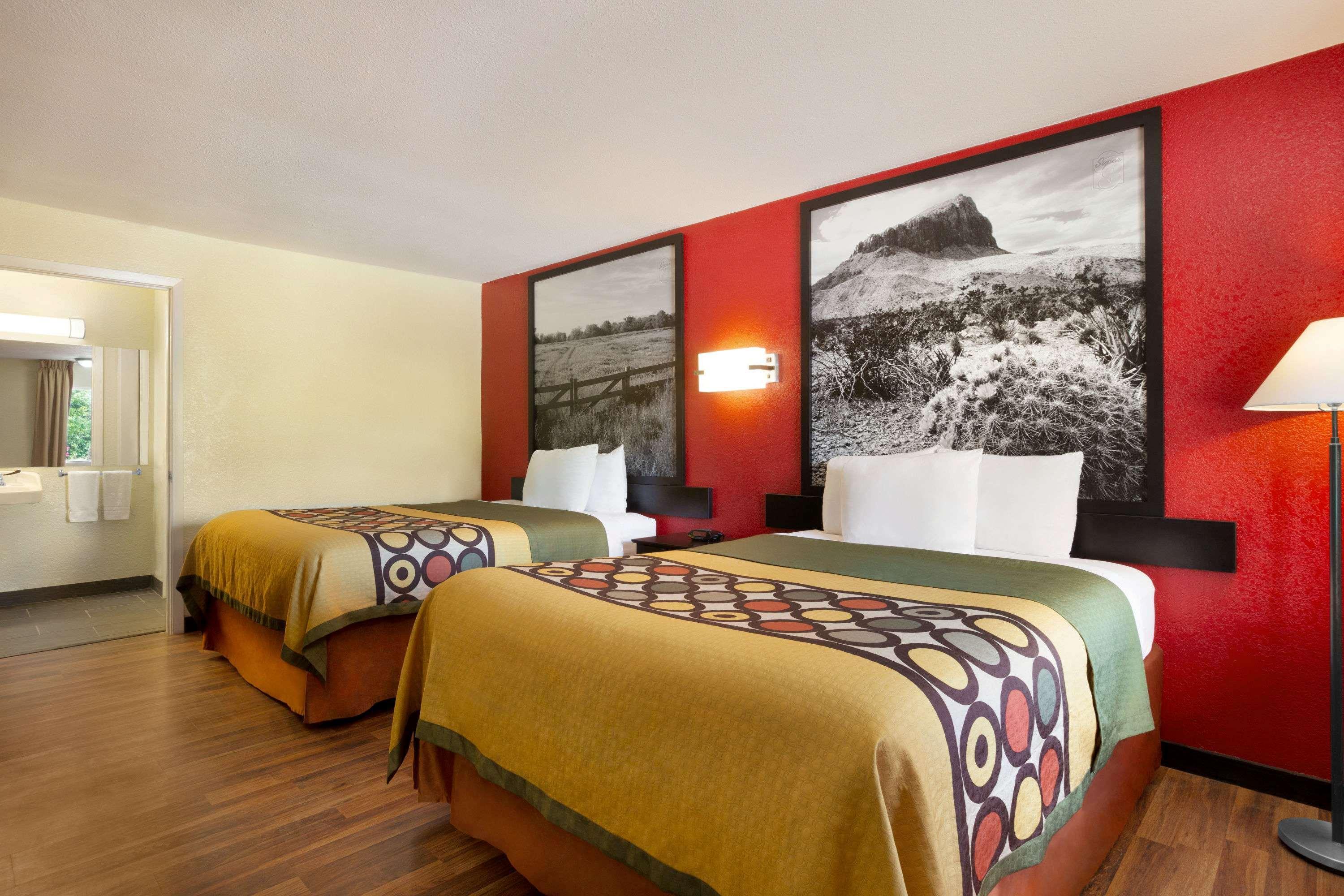Super 8 By Wyndham Corsicana Zewnętrze zdjęcie